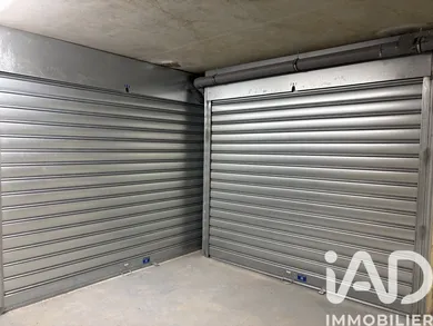 Parking à Paris (75019)