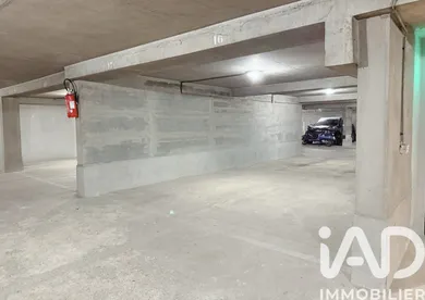 Parking à Paris (75004)