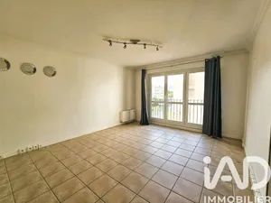 Apartment in Chevilly-Larue (94550)