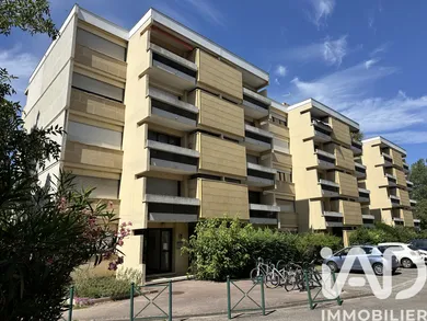 Apartment in Aix-en-Provence (13100)