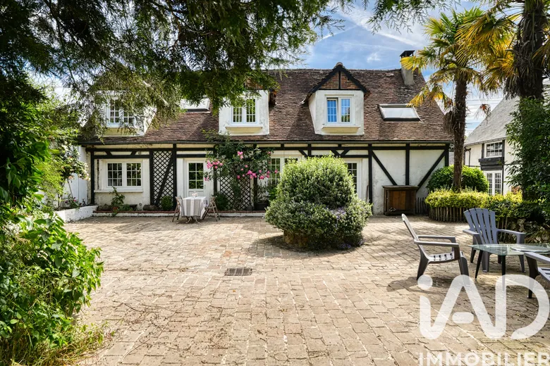 Maison 8 pièces 207 m² · à Puiseux-en-Bray · 207 m² · 290 000 €