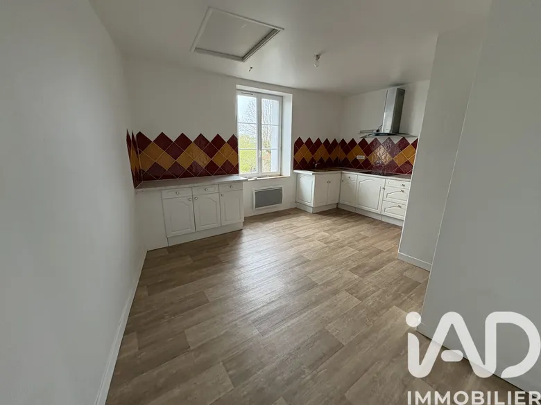 Maison 8 pièces 76 m² · à Sauzé-Entre-Bois · 76 m² · 108 000 €