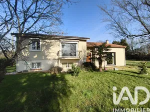 House in Lusignan (86600)