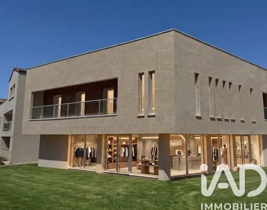 Commercial walls in Rodilhan (30230)