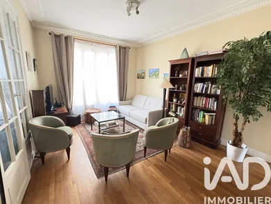 Apartment in Paris (75011)