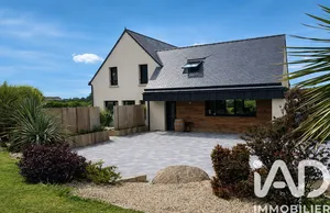 Architectural house in Kermaria-Sulard (22450)