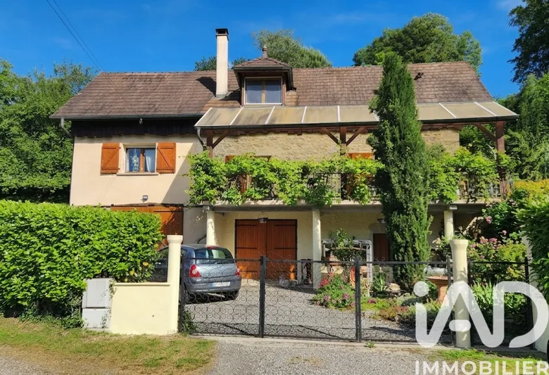 Maison 8 pièces 183 m² · à Massignieu-de-Rives · 183 m² · 490 000 €