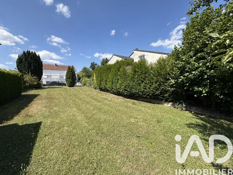 Terrain à bâtir à Malroy (57640) · 250 000 €