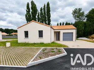 Maison à Montréverd (85260)
