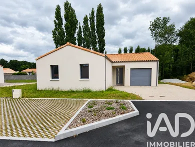 Maison à Montréverd (85260)