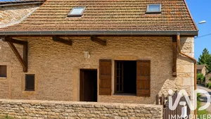 Maison à Azé (71260)