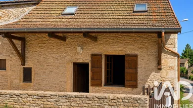 Maison à Azé (71260)