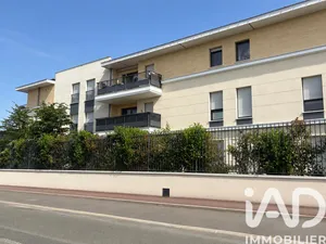 Apartment in Noiseau (94880)