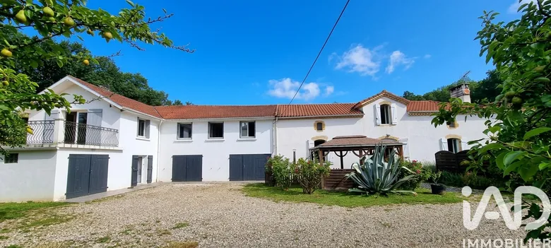 Maison 9 pièces 350 m² · à Vic-en-Bigorre · 350 m² · 263 000 €
