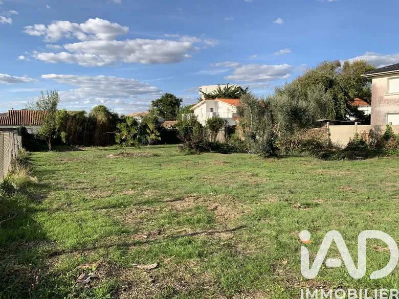 Terrain 141 m² · à Saint-Georges-de-Didonne · 141 m² · 308 000 €