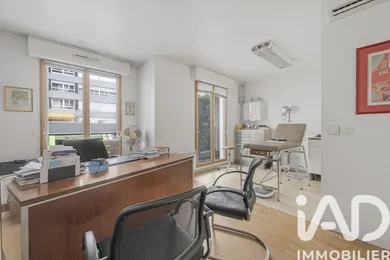 Apartment in Courbevoie (92400)