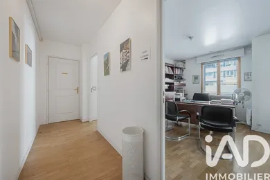 Apartment in Courbevoie (92400)