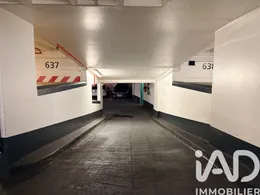 Parking à Paris (75008)