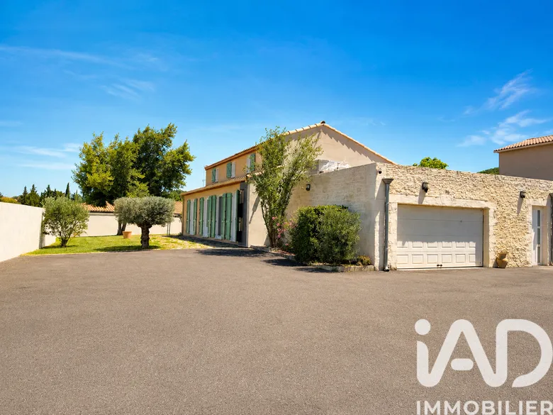 Maison 6 pièces 161 m² · à Saint-Julien-les-Rosiers · 161 m² · 330 000 €