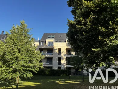 Apartment in Senlis (60300)