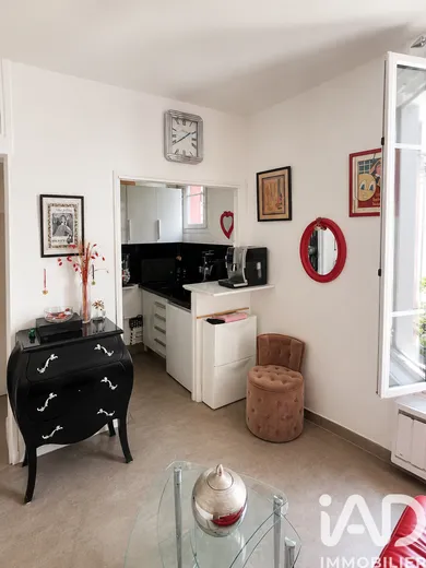 Apartment in Paris (75015)