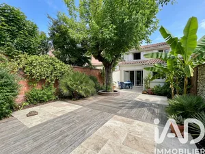 Townhouse in Bordeaux (33000)
