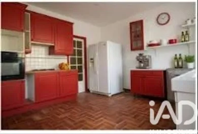 House in Villeneuve-la-Guyard (89340)