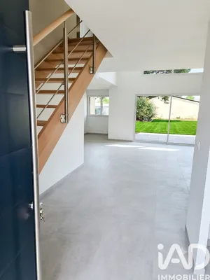 Maison à Écouflant (49000)