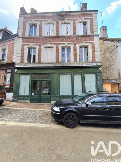 Immeuble à Saint-Fargeau (89170)
