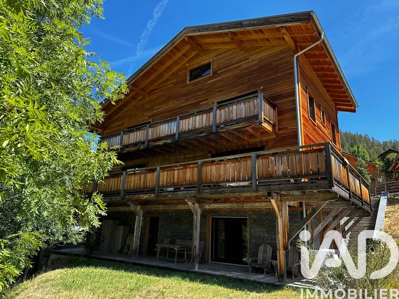 Maison 9 pièces 190 m² · à Allos · 190 m² · 1 490 000 €