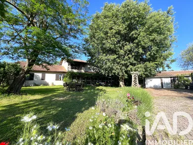 Traditional house in Saint-Germain-du-Puch (33750)