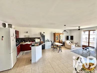 Apartment in Saint-Gilles (30800)