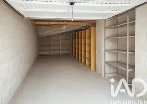 Parking à Paris (75018)