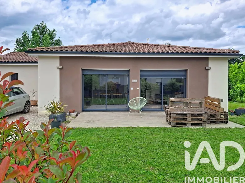 Maison 4 pièces 111 m² · à Saint-Étienne-de-Tulmont · 110,9 m² · 287 000 €