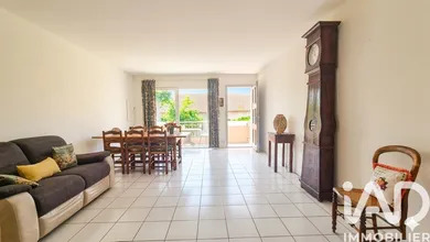 Apartment in L'Isle-sur-la-Sorgue (84800)
