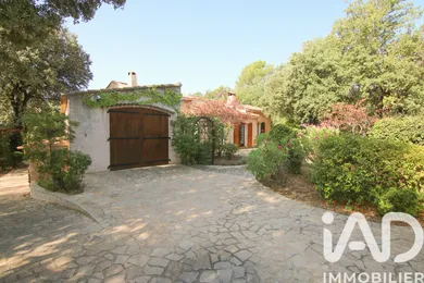 Maison à Méounes-lès-Montrieux (83136)