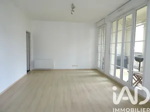 Apartment in Serris (77700)