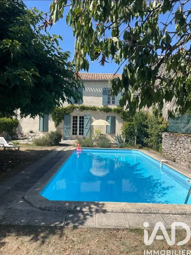 Maison de campagne à Gensac (33890)