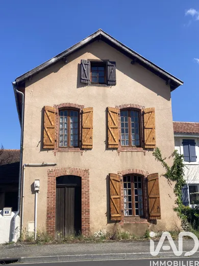 Maison de village à Chelle-Debat (65350)