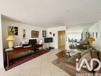 Townhouse in Bordeaux (33300)