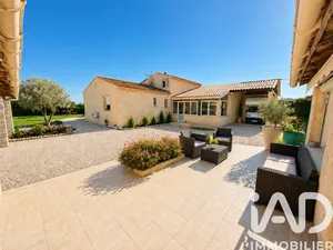 Detached house in Séguret (84110)