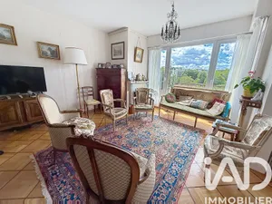 Apartment in Vaucresson (92420)