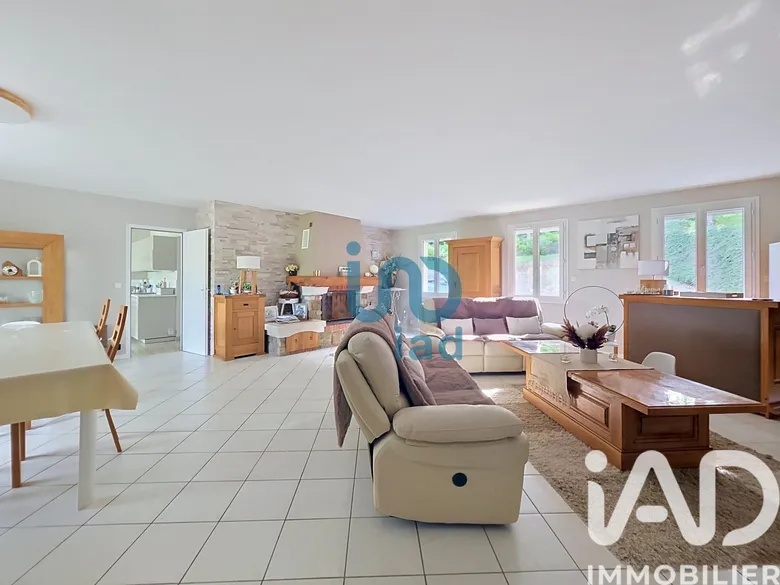 Maison 10 pièces 263 m² · à Septeuil · 263 m² · 695 000 €