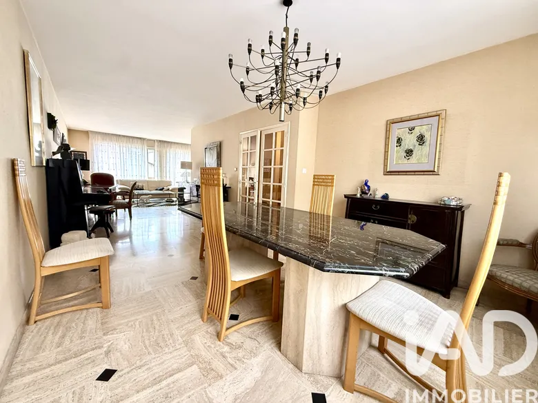 Maison 7 pièces 212 m² · à Carmaux · 212 m² · 150 000 €