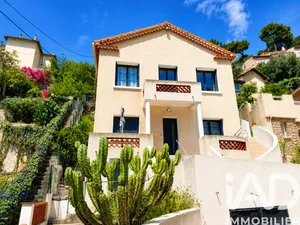 Maison à Toulon (83000)
