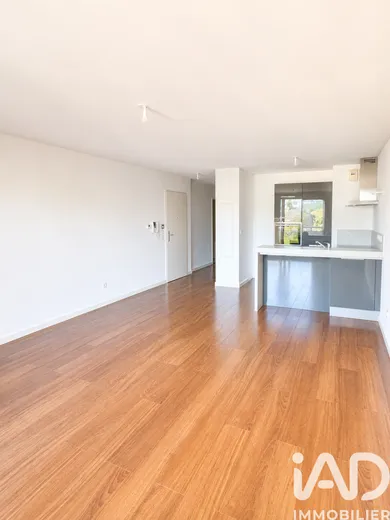 Apartment in Hyères (83400)