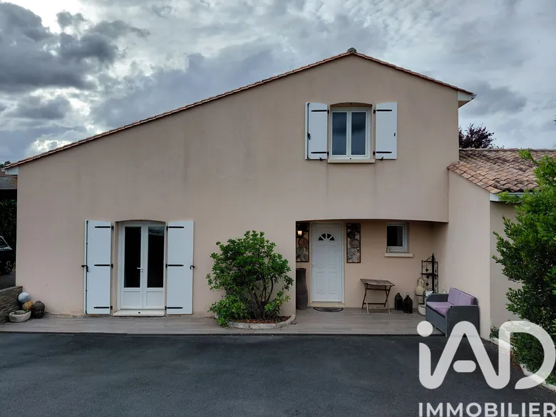 Maison 6 pièces 163 m² · à Magnac-lès-Gardes · 163 m² · 249 000 €