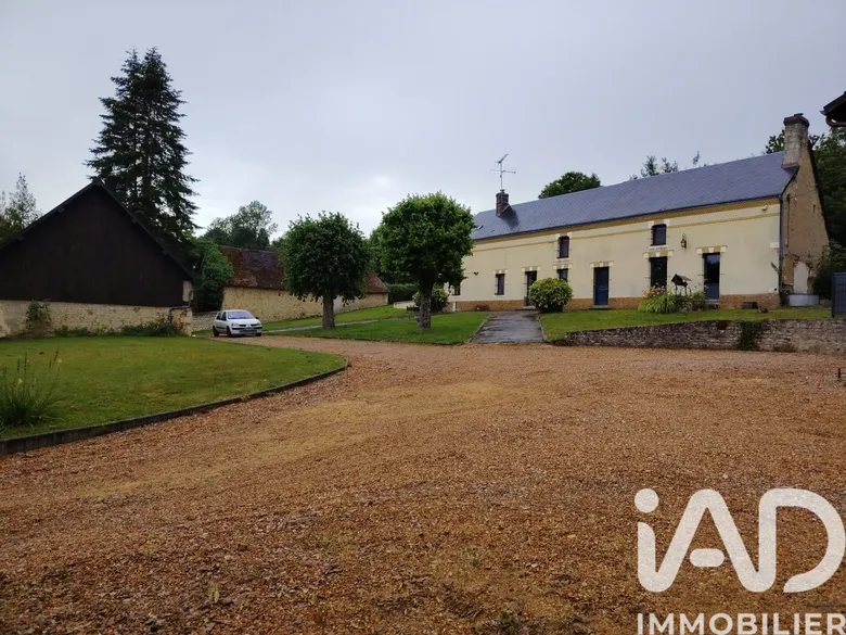 Maison 6 pièces 218 m² · à Coulonges-sur-Sarthe · 217,7 m² · 346 500 €