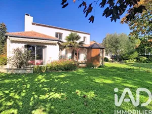 Maison d'architecte à Basse-Goulaine (44115)