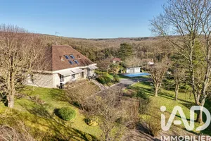 House in Vaux-sur-Seine (78740)